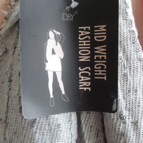 NWT - 2 scarves/shawls made by Apt. 9 /D&Y - Picture 3 of 3